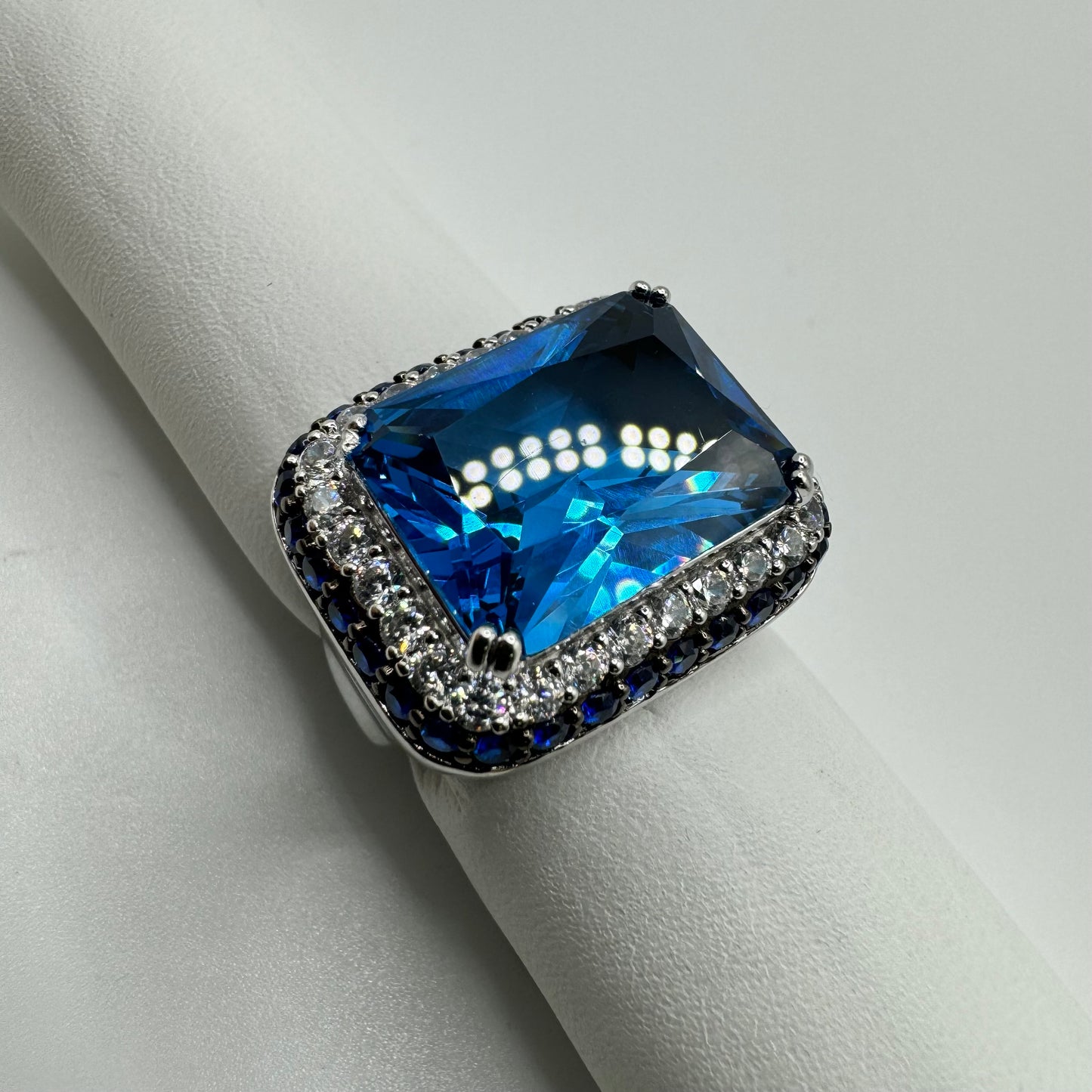 ANELLO ZIRCONI RETTANGOLARE MIS 12