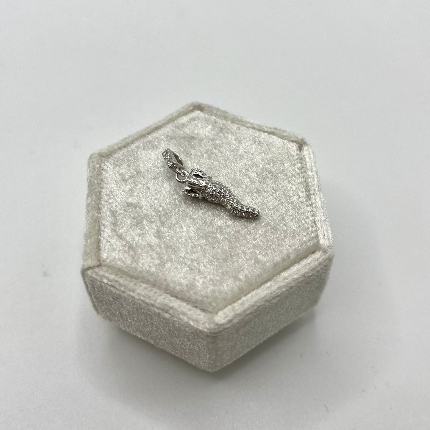 CN CORNO CON ZIRCONI