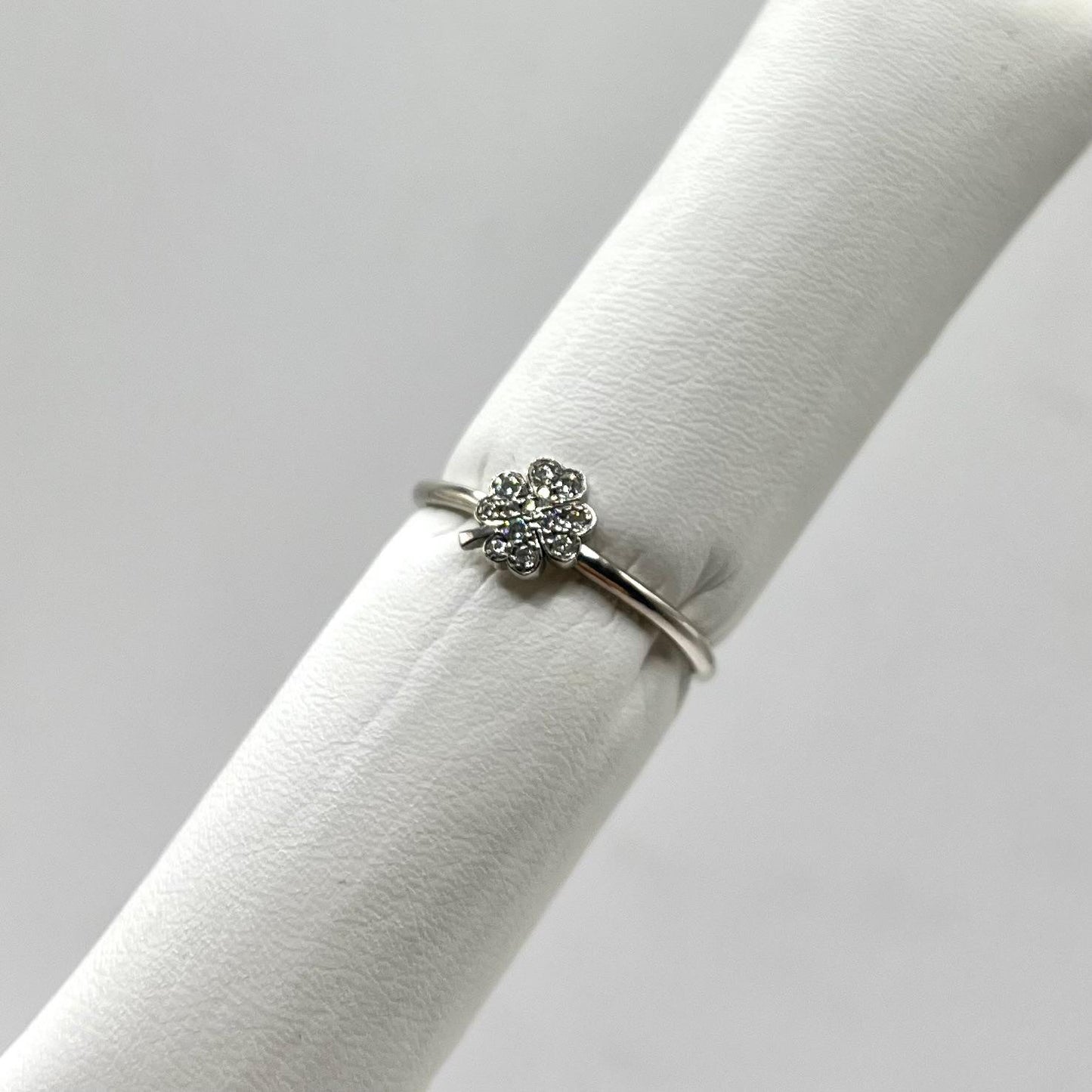 AN QUADRIFOGLIO ZIRCONI