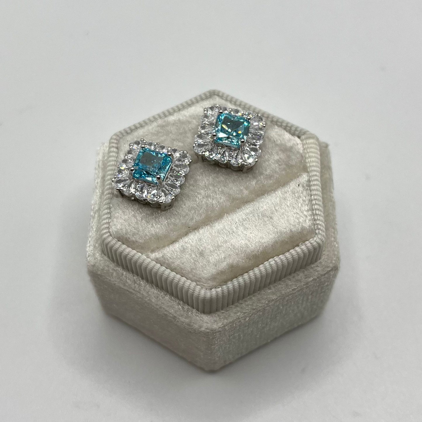 OR ZIRC E PIETRA QUADRATA