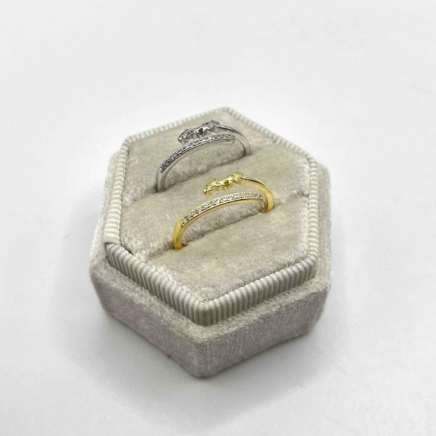 AN INCROCIO ZIRC E STELLINE