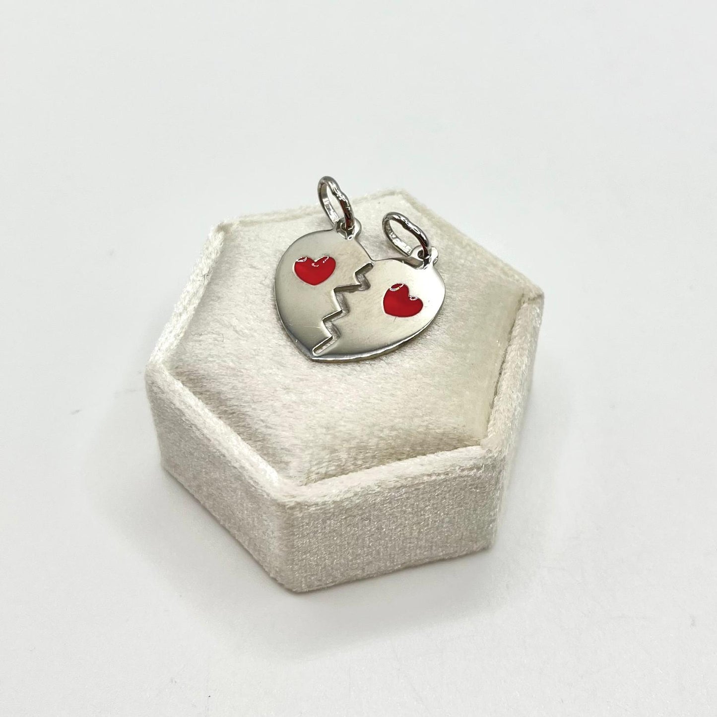 CN CUORE SPEZZATO CON CUORE ROSSO