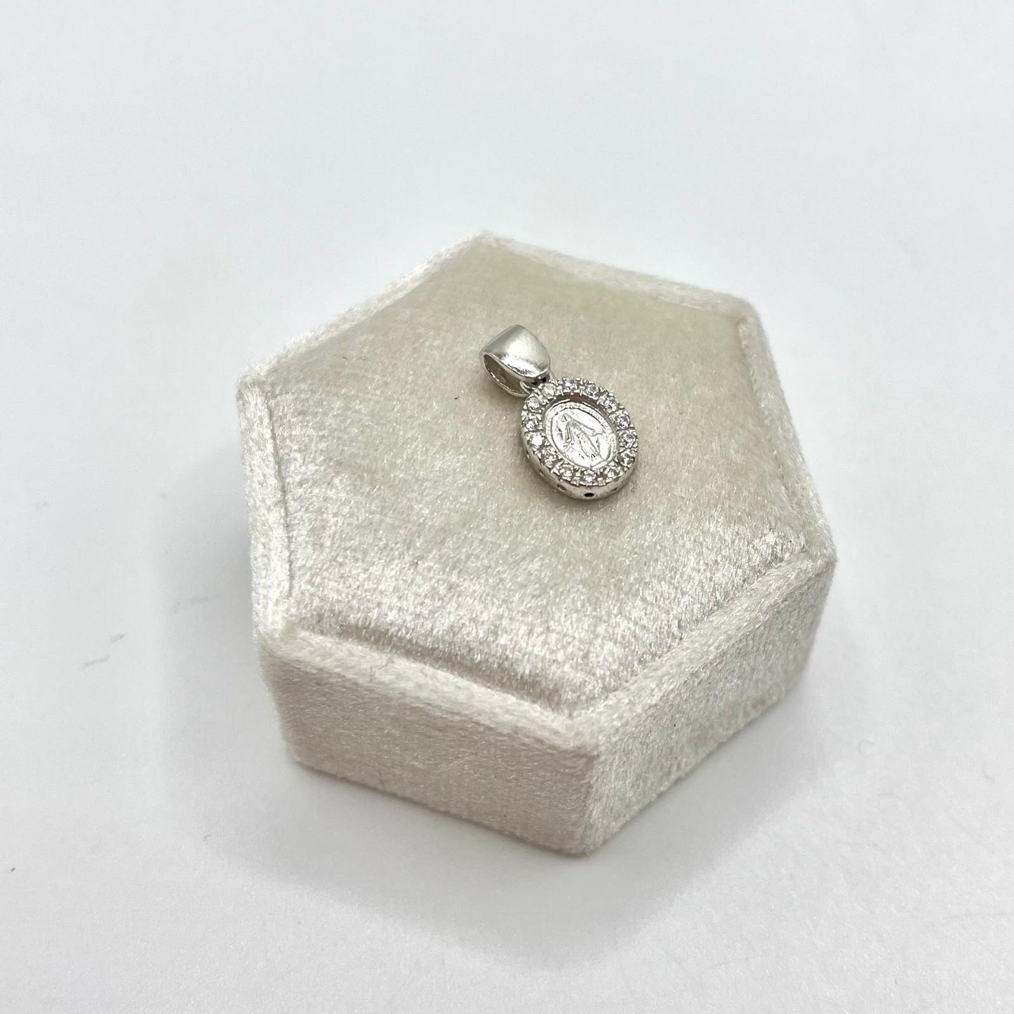 CN MADONNA ZIRC 1X0,7CM