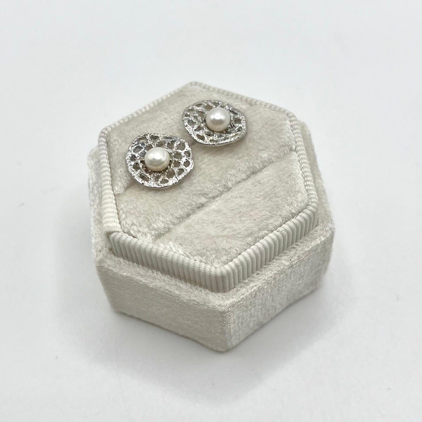 ORECCHINO LAVORATO CON PERLA