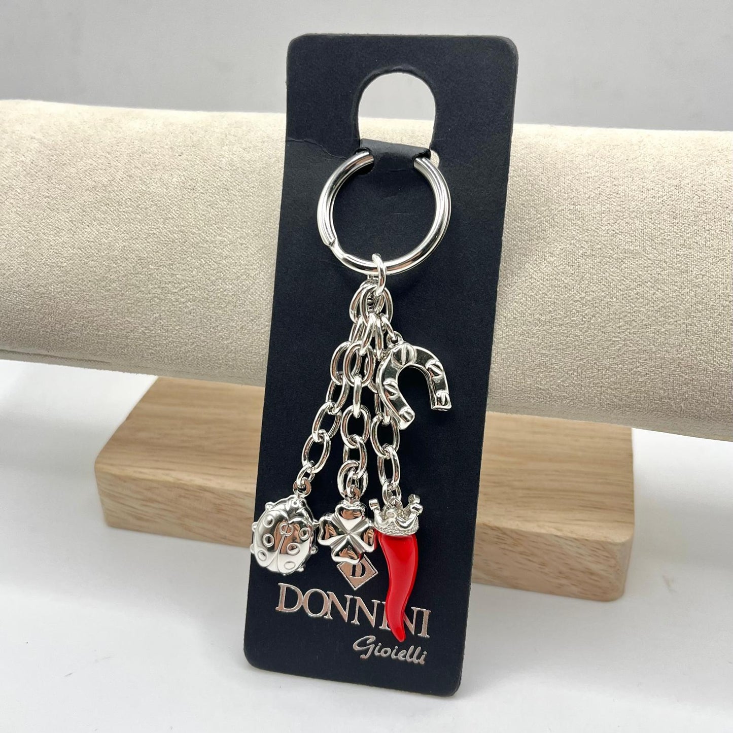 PORTACHIAVI CON CIONDOLI PORTAFORTUNA