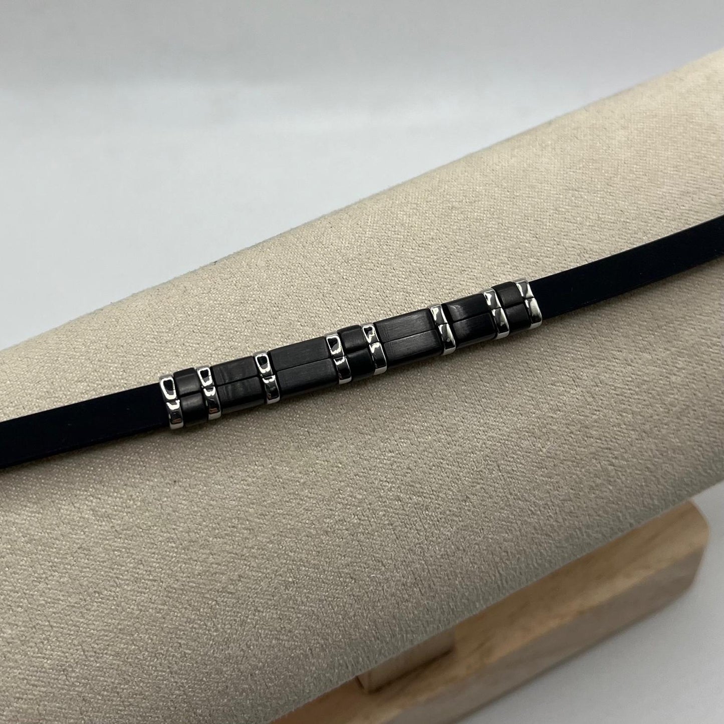 BR ACCIAIO CAUCCIU’ EL E ZIRC NERO