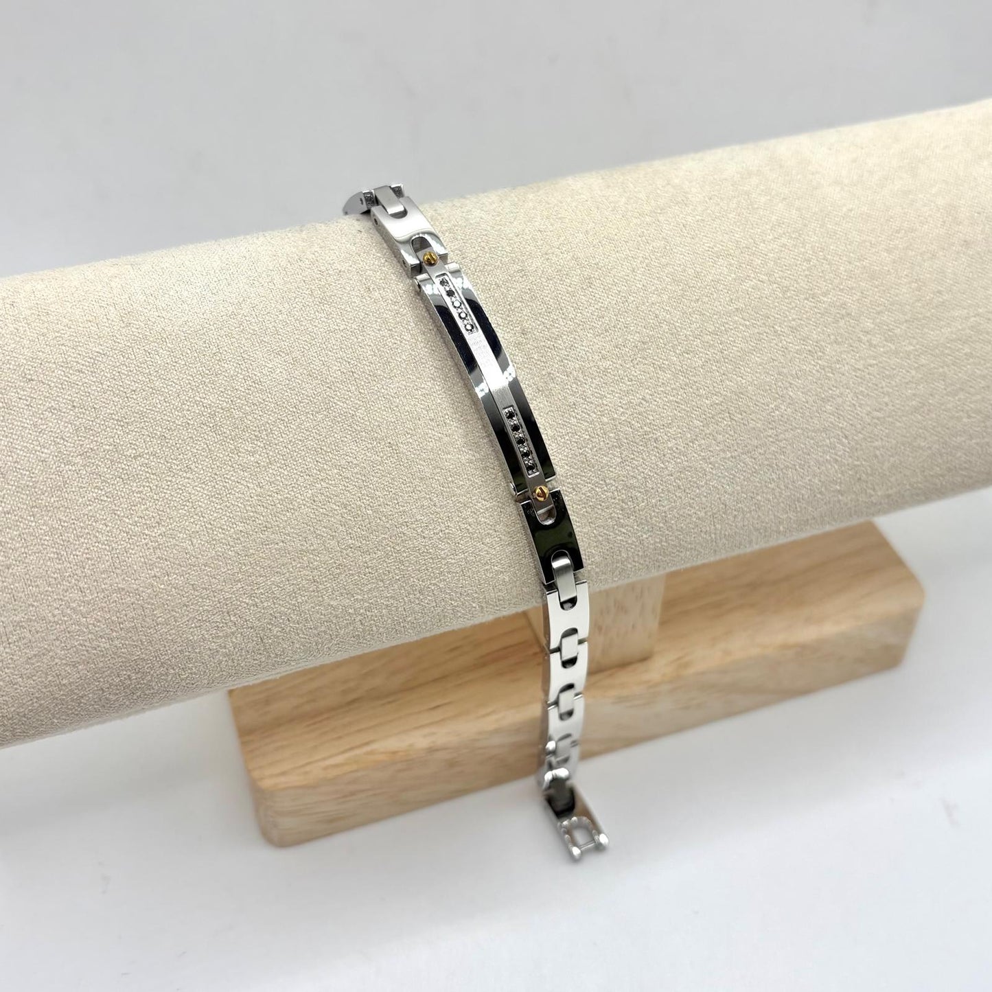 BR ACCIAIO TARGA 10 ZIRC NERI