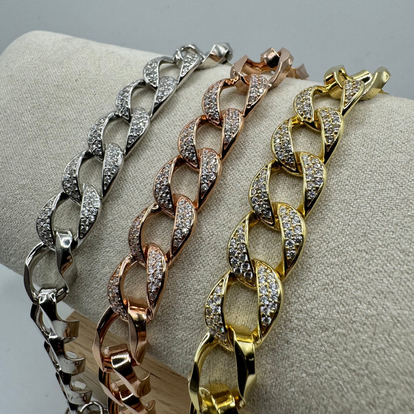 BR CATENA ZIRCONI CENTRALI