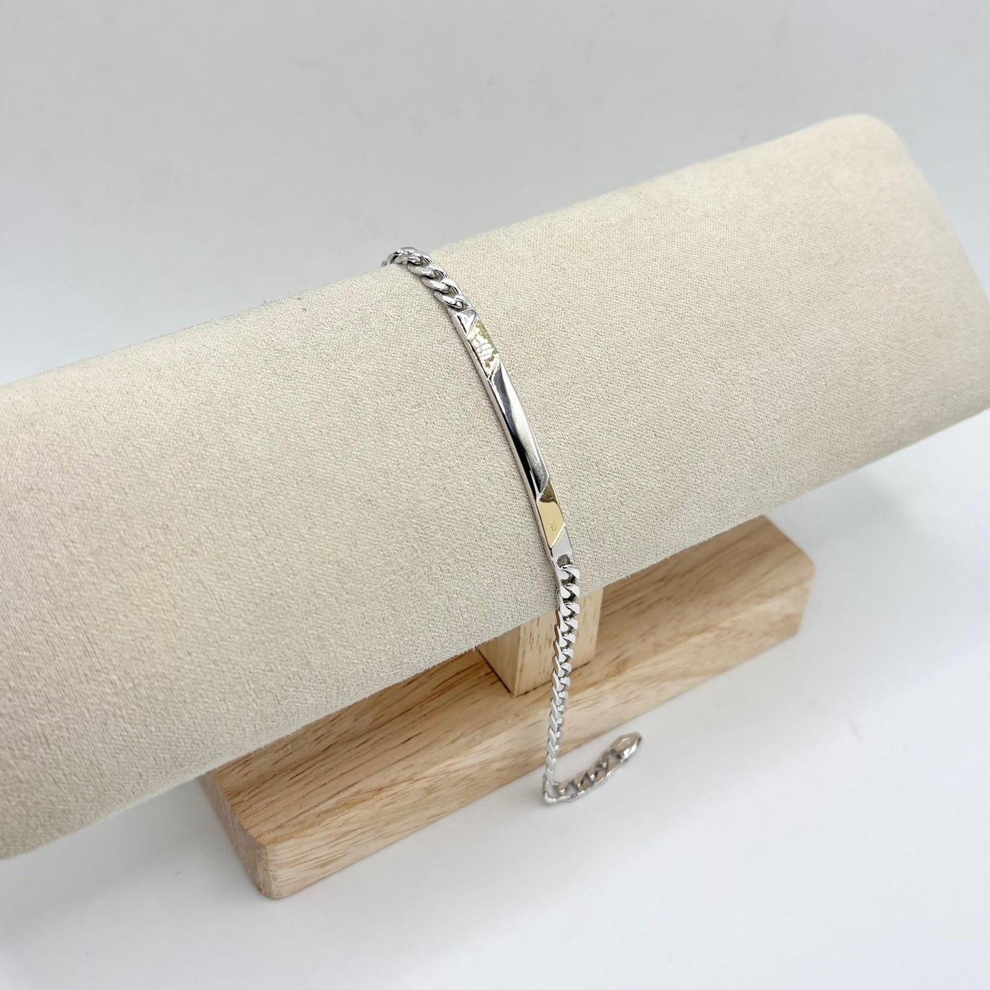 BR 7 SILVER PLATES WITH 18 KT GOLD INSERTS