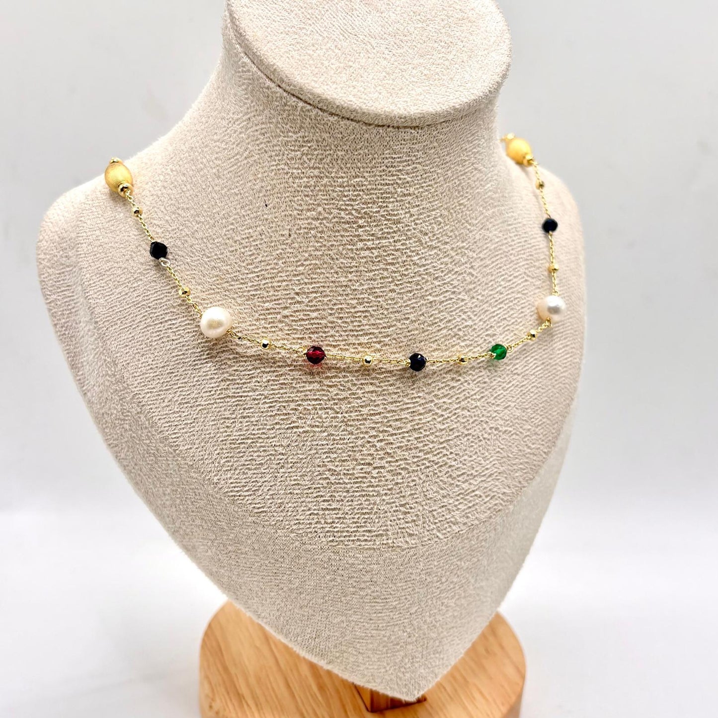 CL PIETRE. PERLE E SFERE SATINATE