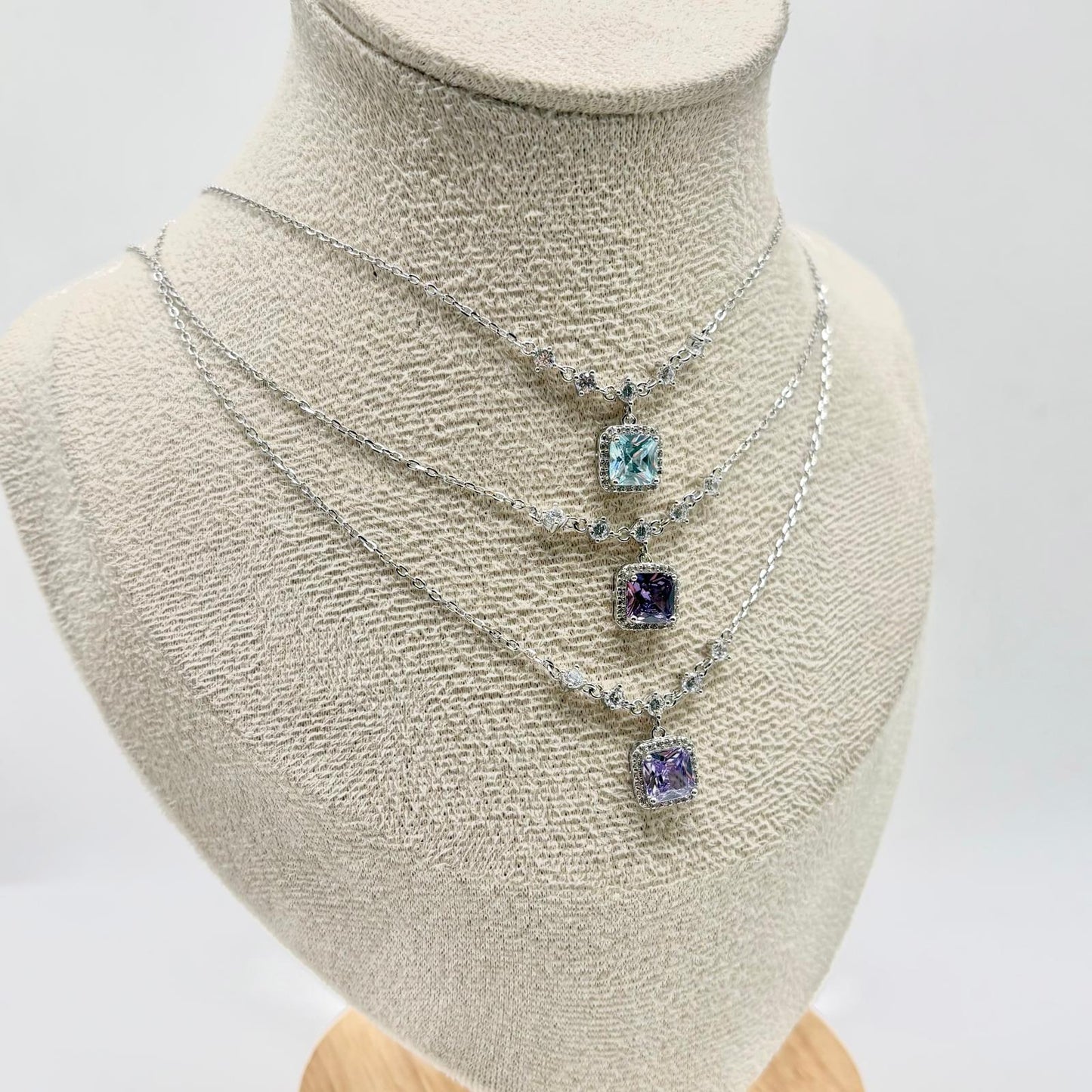 CL PIETRA QUADRATA COLOR PEND + ZIRC