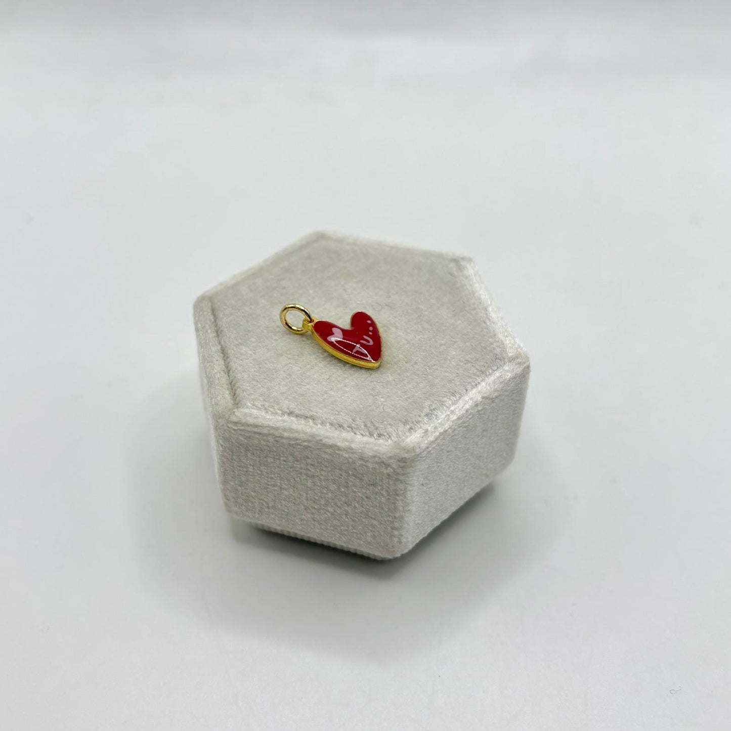 CN CUORE SMALTO ROSSO SCRITTA "TU"