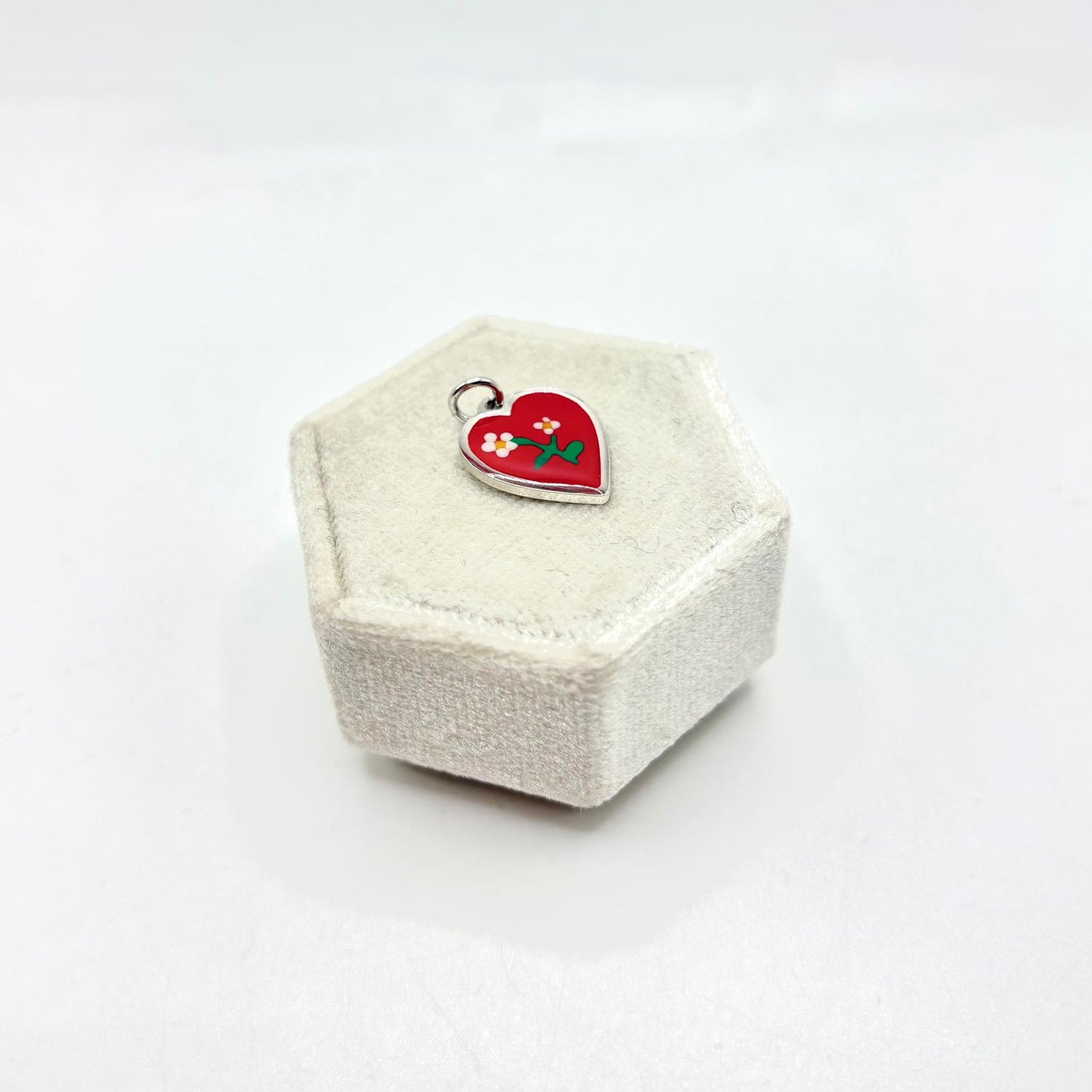 CN CUORE FIORE E SMALTO ROSSO