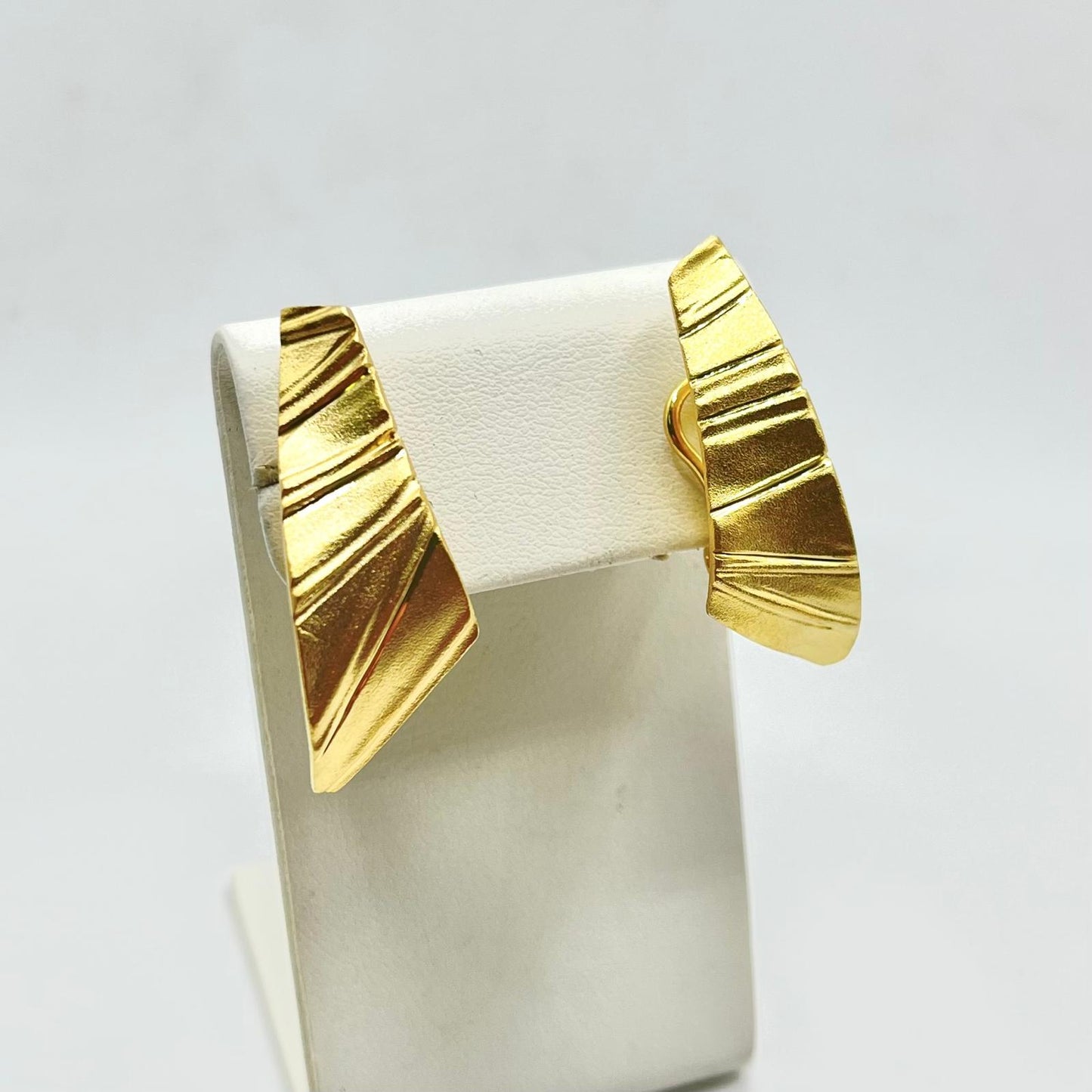 OR CLIP CON PERNO FORMA LAVORATA