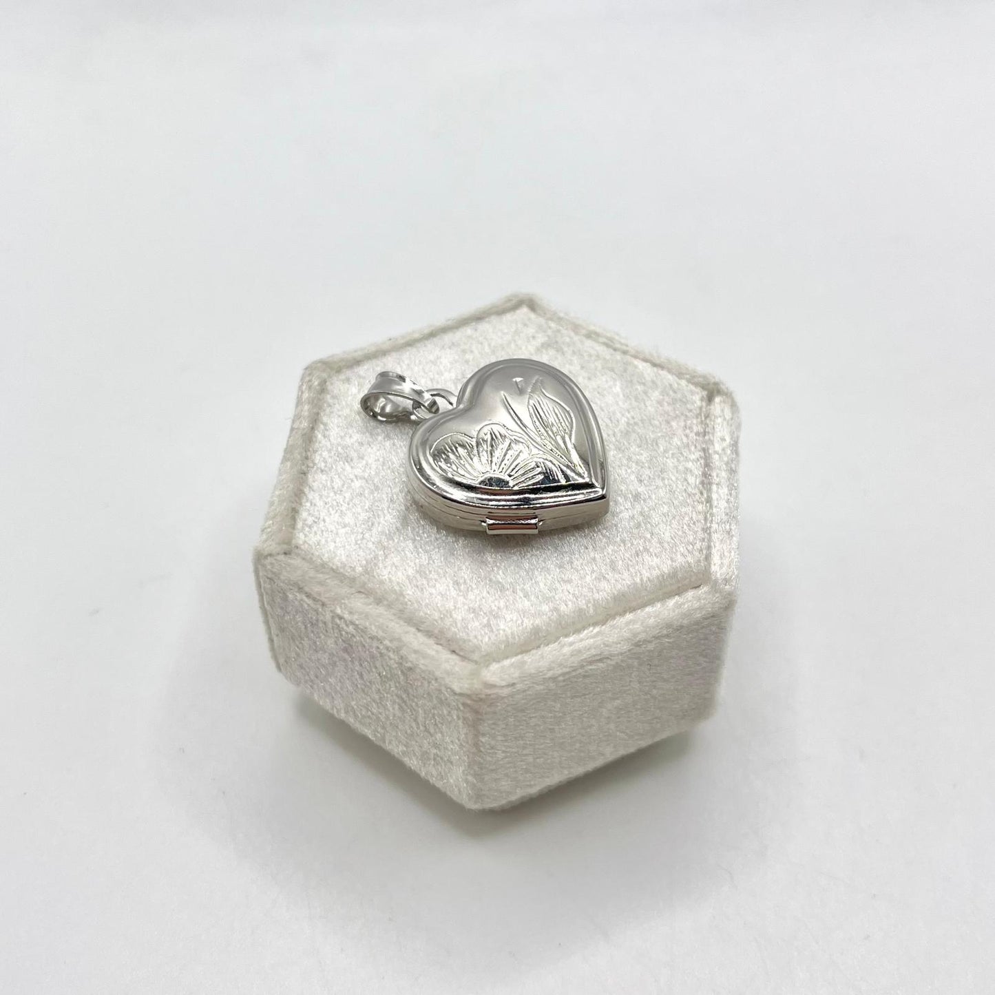 PORTAFOTO A CUORE CON DECORAZIONE FIORE 1,9 X 1,9 CM