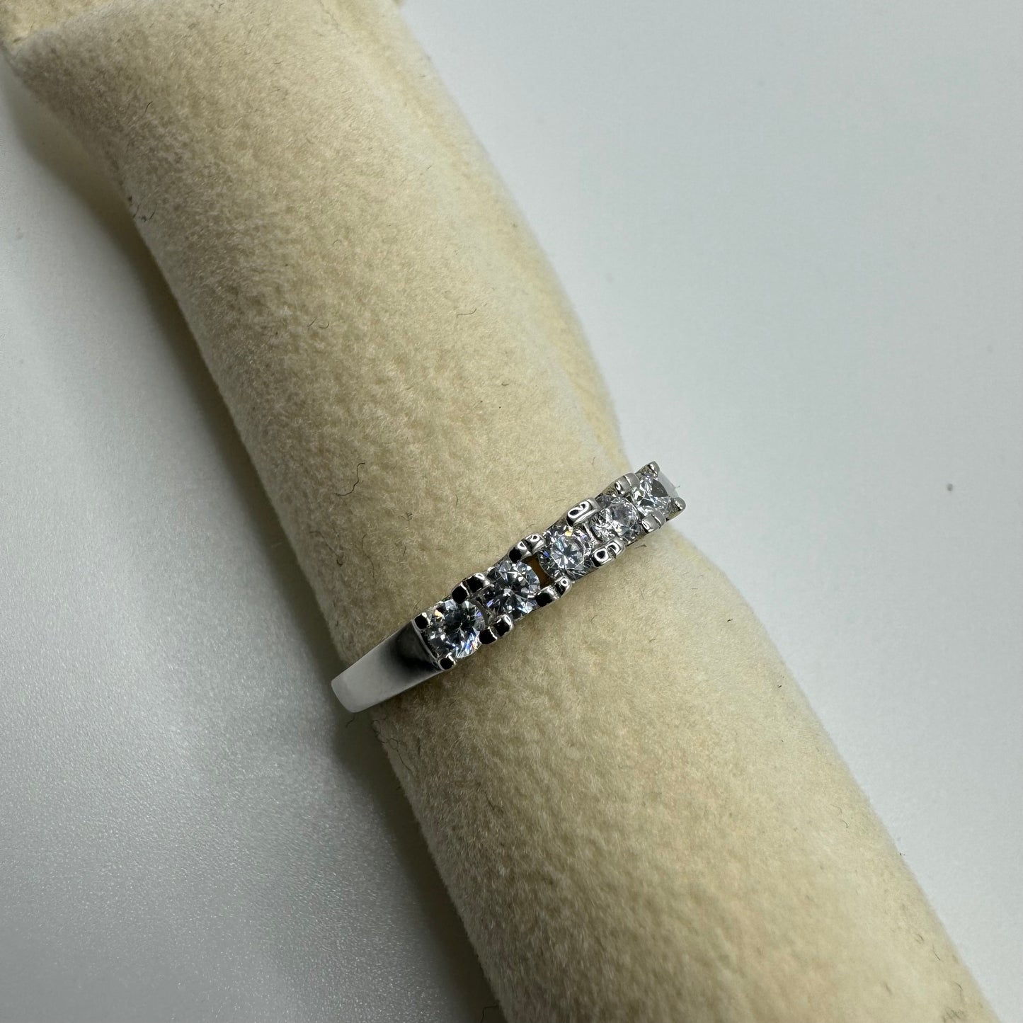 ANELLO 5 ZIRC 3MM MIS 12