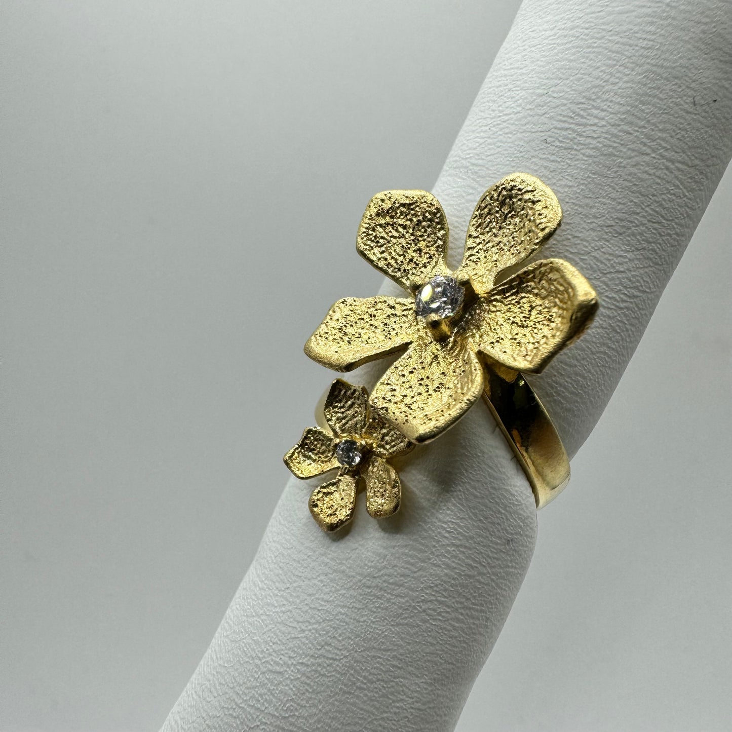 AN APERTO FIORI E ZIRC