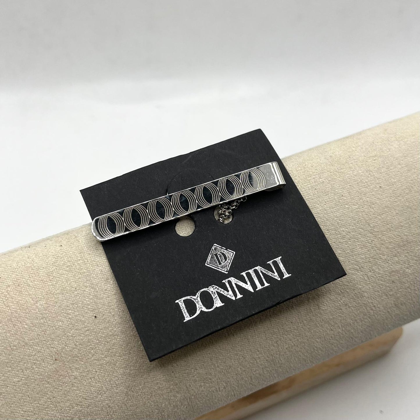 FERMACRAVATTA LAVORATO