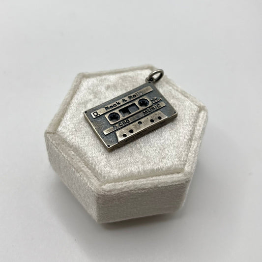 CIONDOLO OSSIDATO CASSETTA