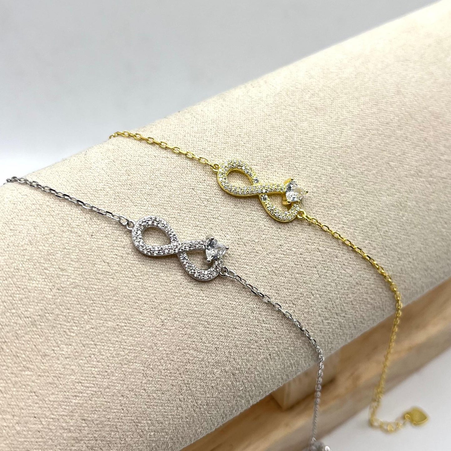 BR INFINITO ZIRC CON PIETRA CUORE