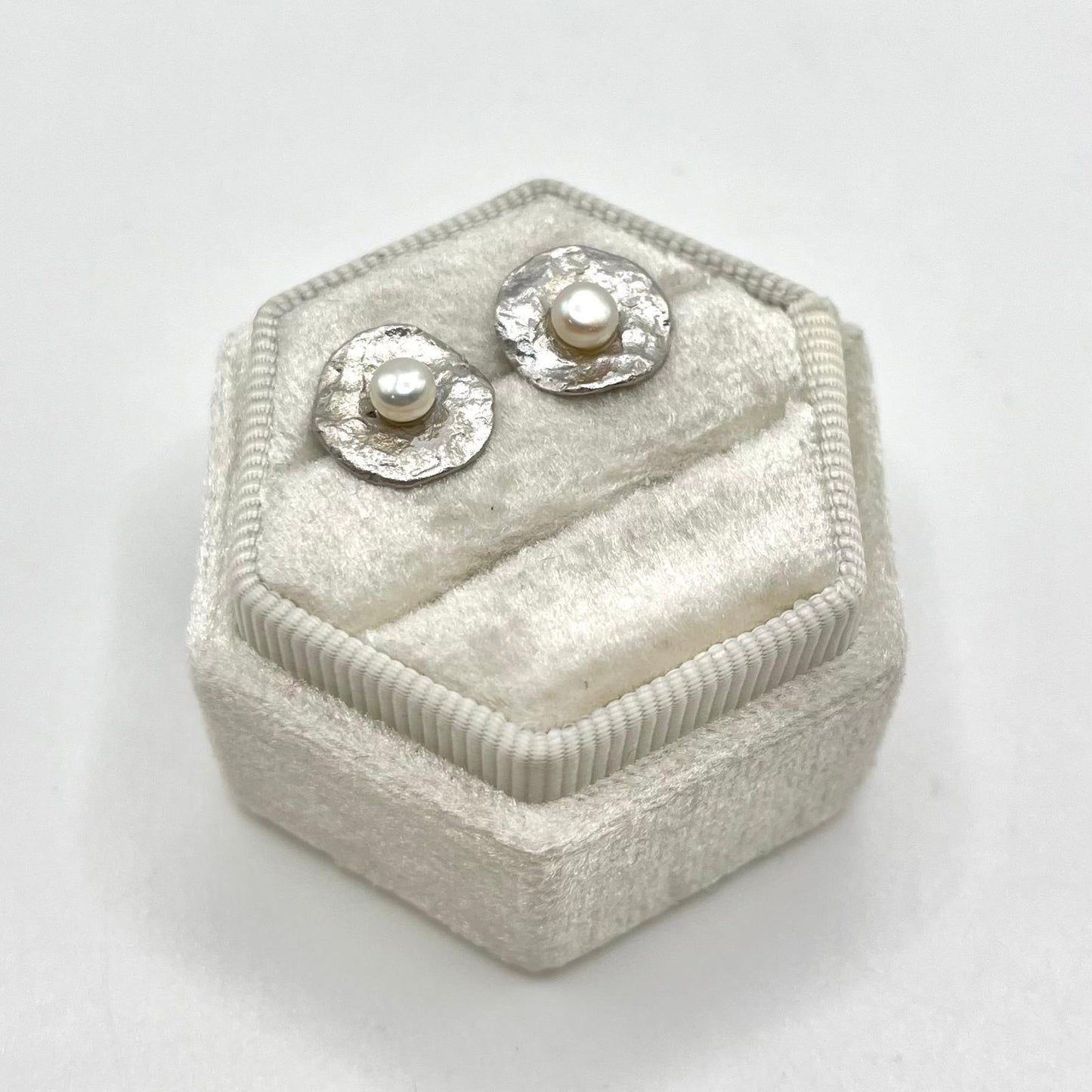 OR SATINATO CON PERLA