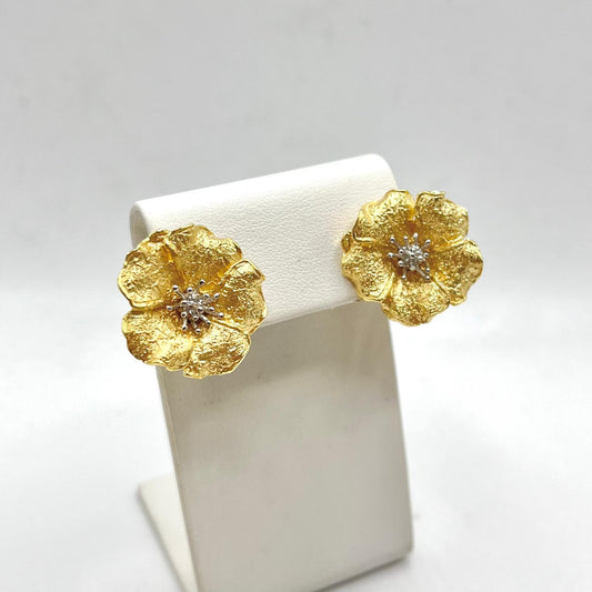 OR CLIP CON PERNO E FIORE SATINATO