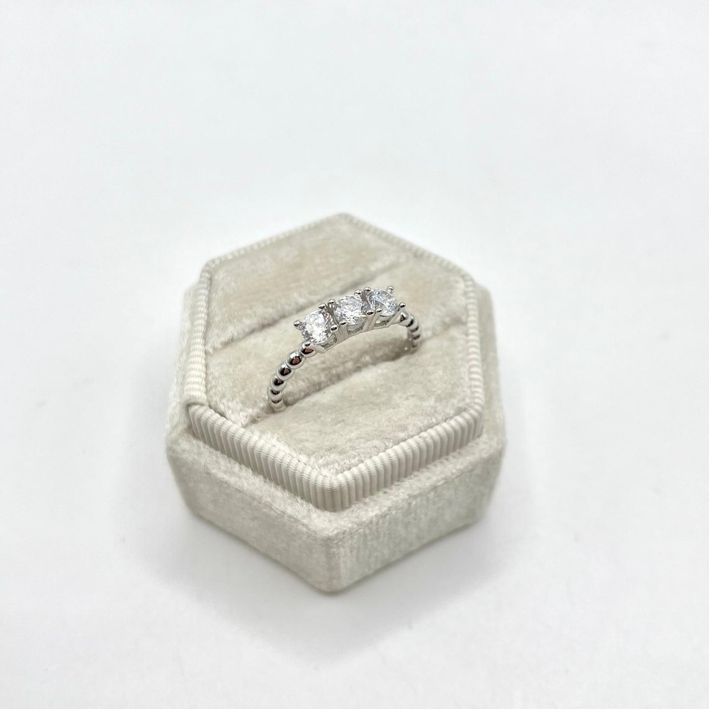 AN PALLINE E TRE ZIRCONI