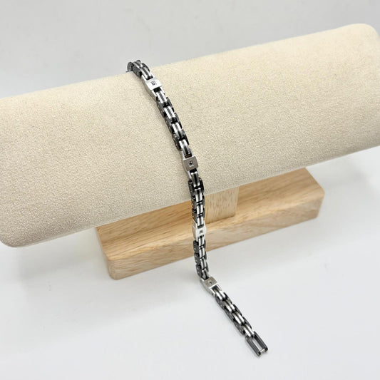 BR ACCIAIO TARGHE GRIGIE CON 4 ZIRC NERI