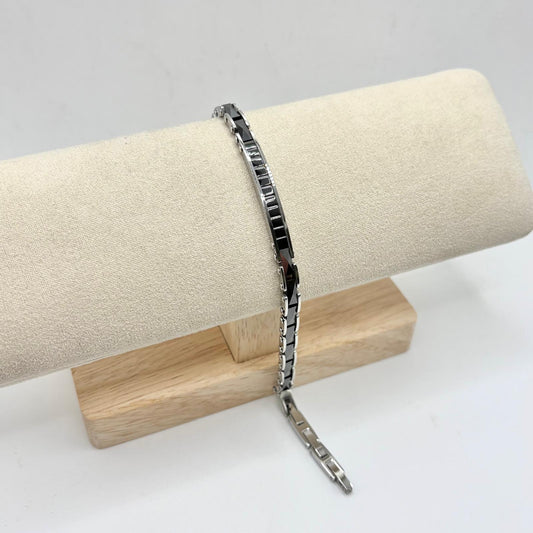 BR ACCIAIO TARGA NERA CON QUADRATI NERI