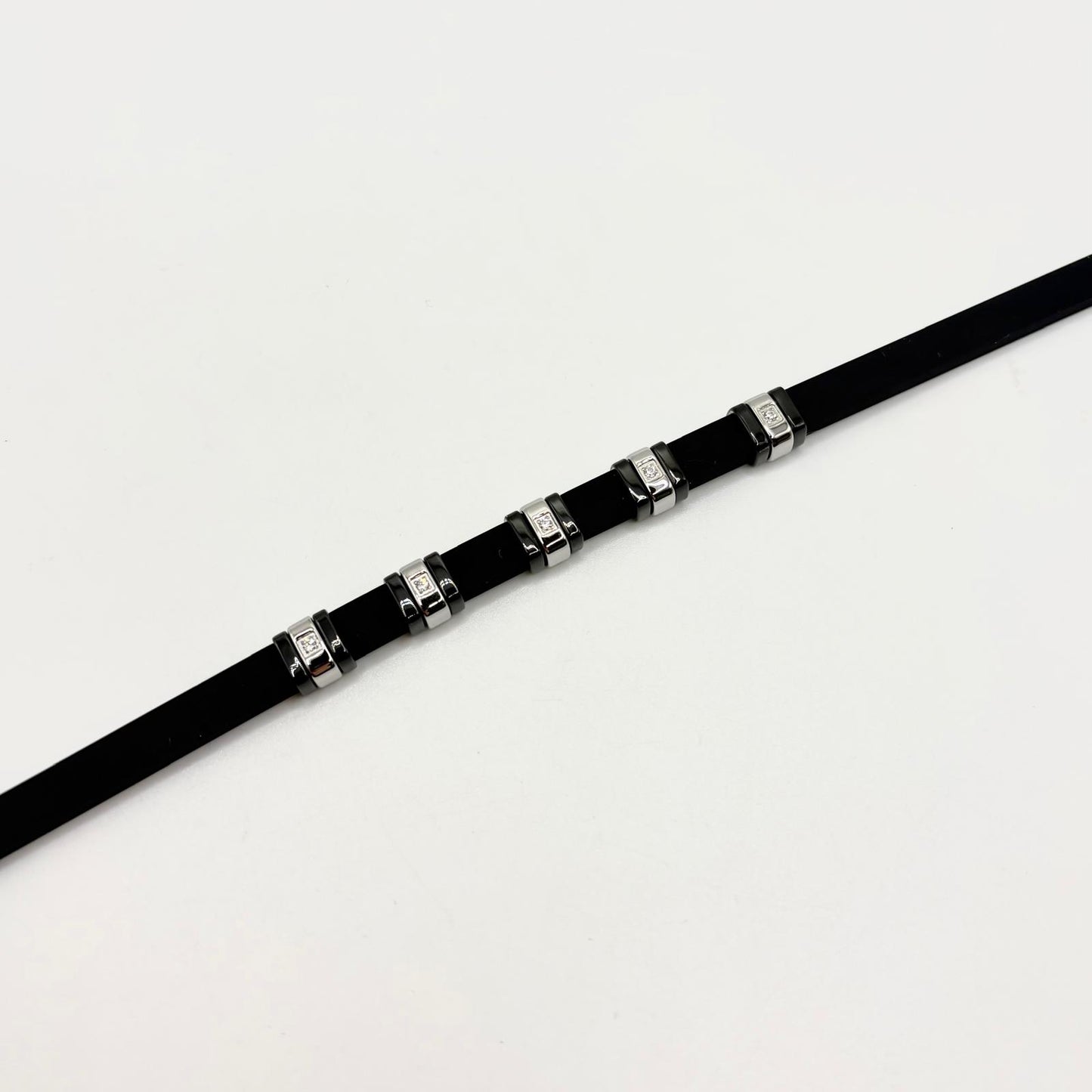 BR ACCIAIO CAUCCIU’ 5 ZIRC BIANCHI CAST QUADRATO