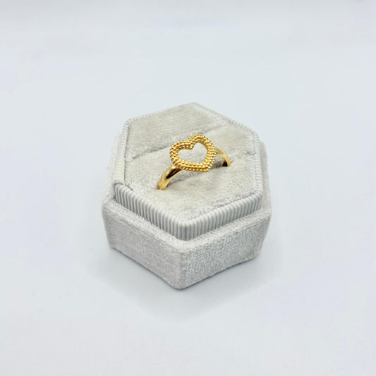 AN CUORE TRAFORATO CON PALLINE