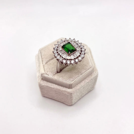 AN PIETRA COLORATA E ZIRCONI