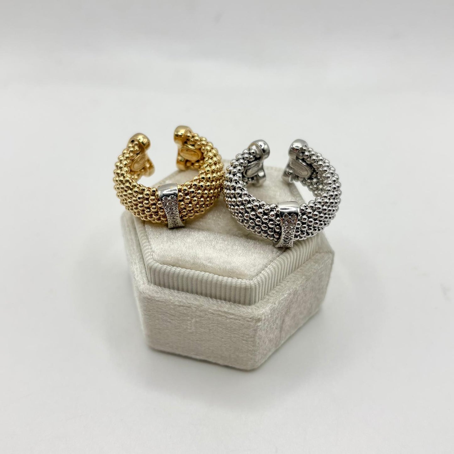 AN MAGLIA COREANA E BARRETTE