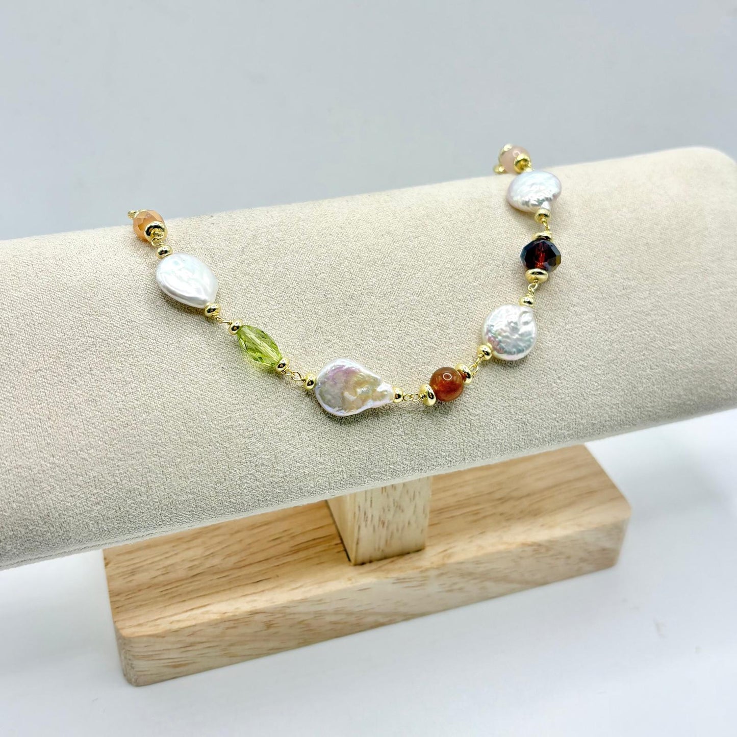 BR PIETRE COLORATE E PERLE PIATTE