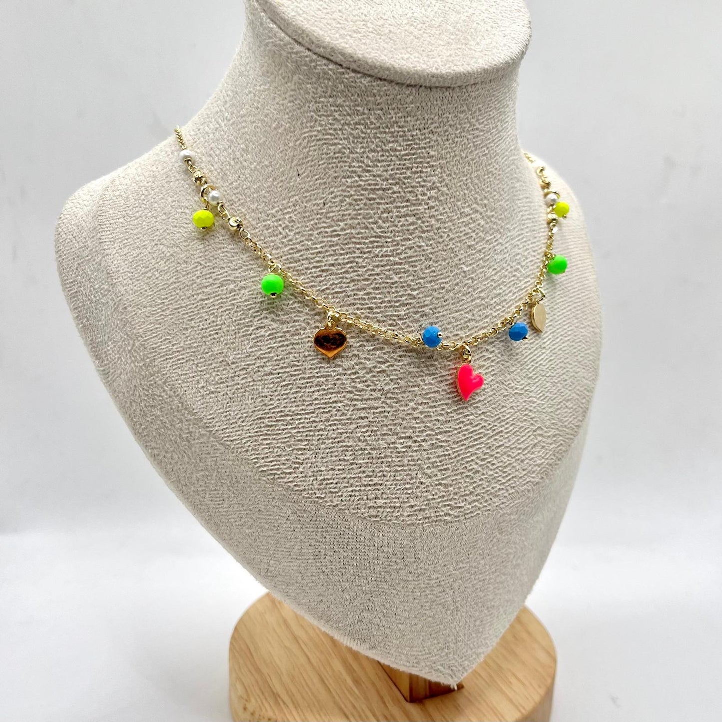 CL PERLINE COLORATE E CHARM CUORI