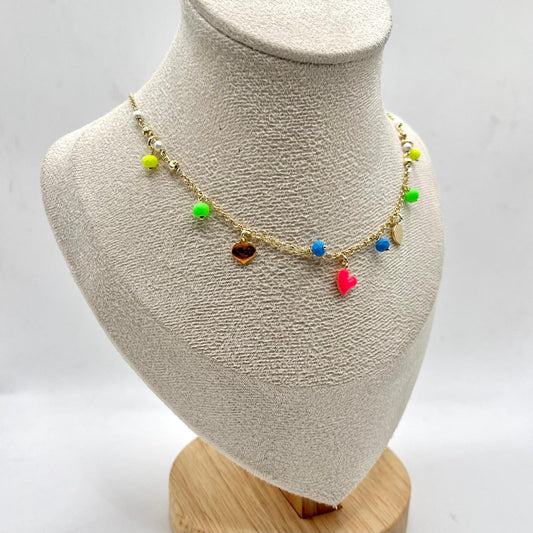 CL PERLINE COLORATE E CHARM CUORI