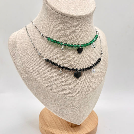 CL SEMIRIGIDA CON PERLINE COLORATE E CHARMS