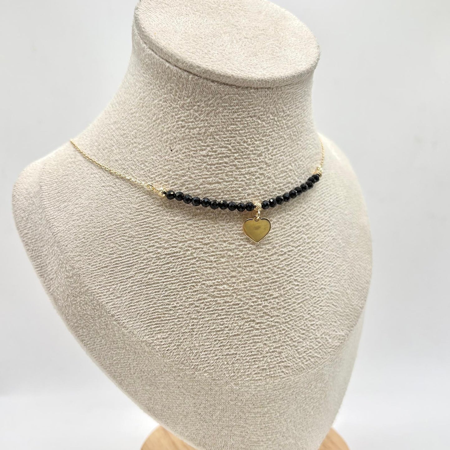 CL PERLINE NERE E CUORE