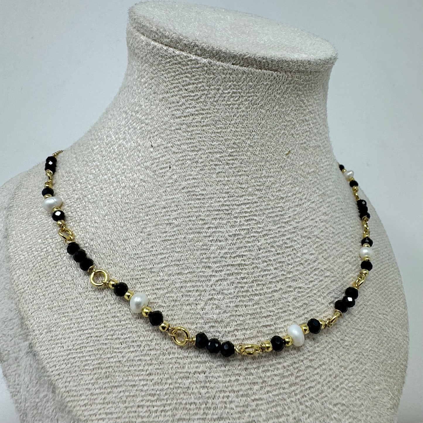 CL PERLE E PIETRE NERE