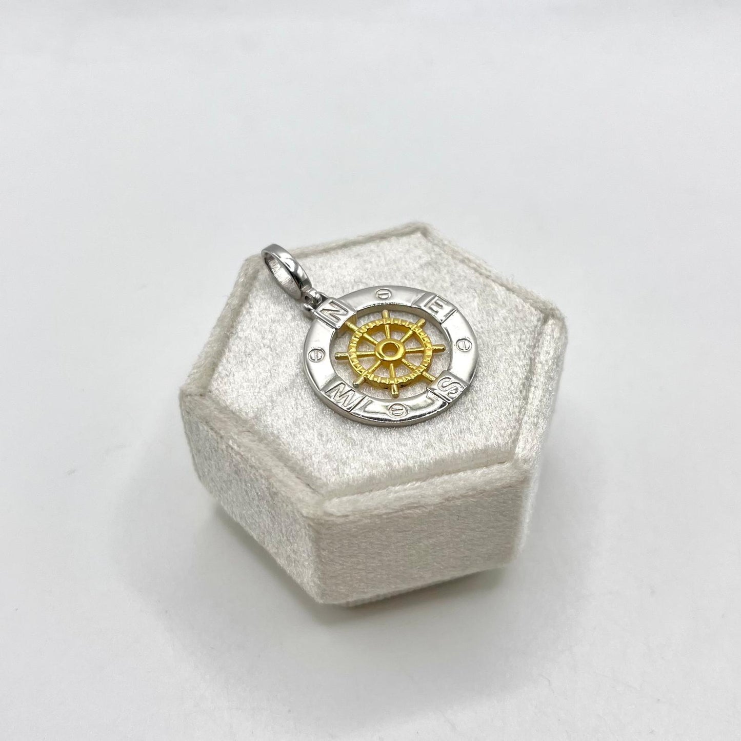 CN TONDO BUSSOLA E TIMONE DORATO