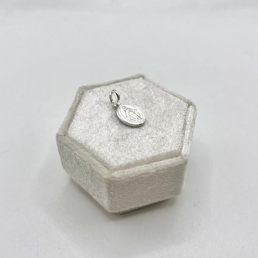 CN OVALE MADONNA 1,1X0,8 CM