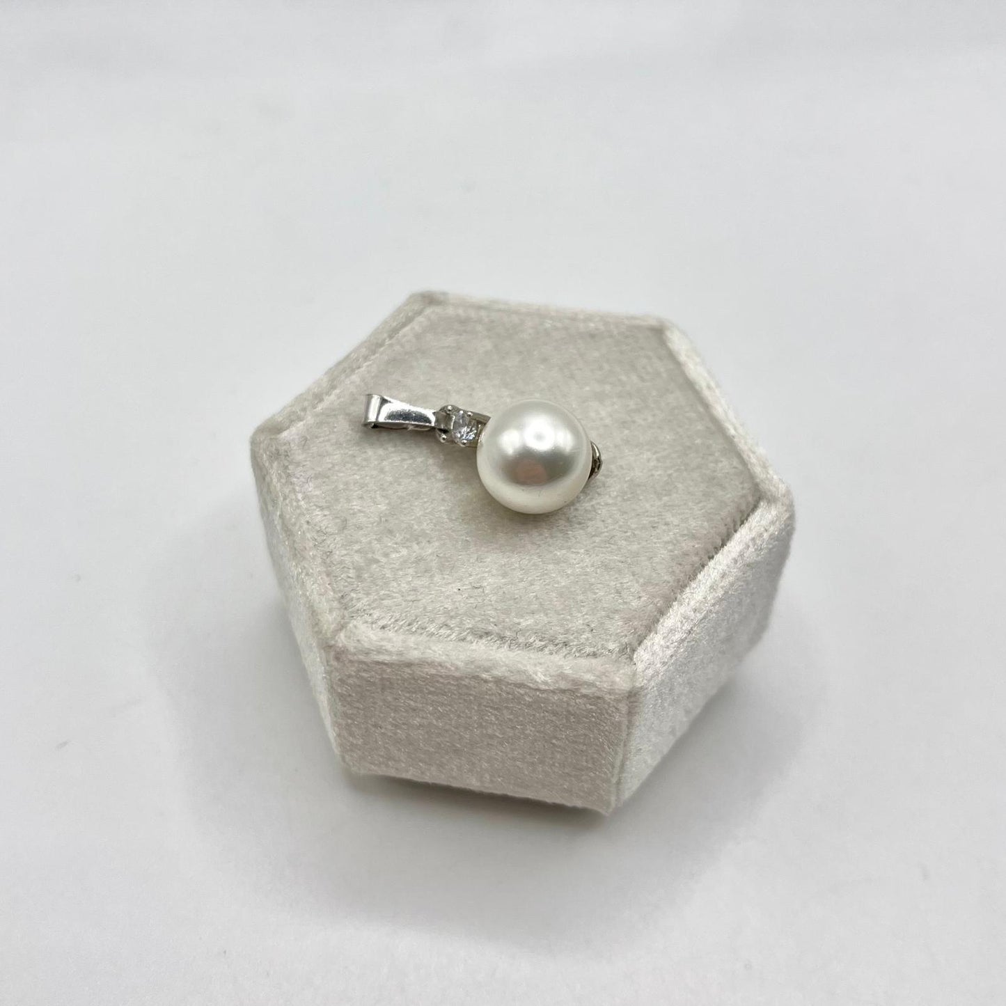 CN PERLA 1 CM E ZIRC