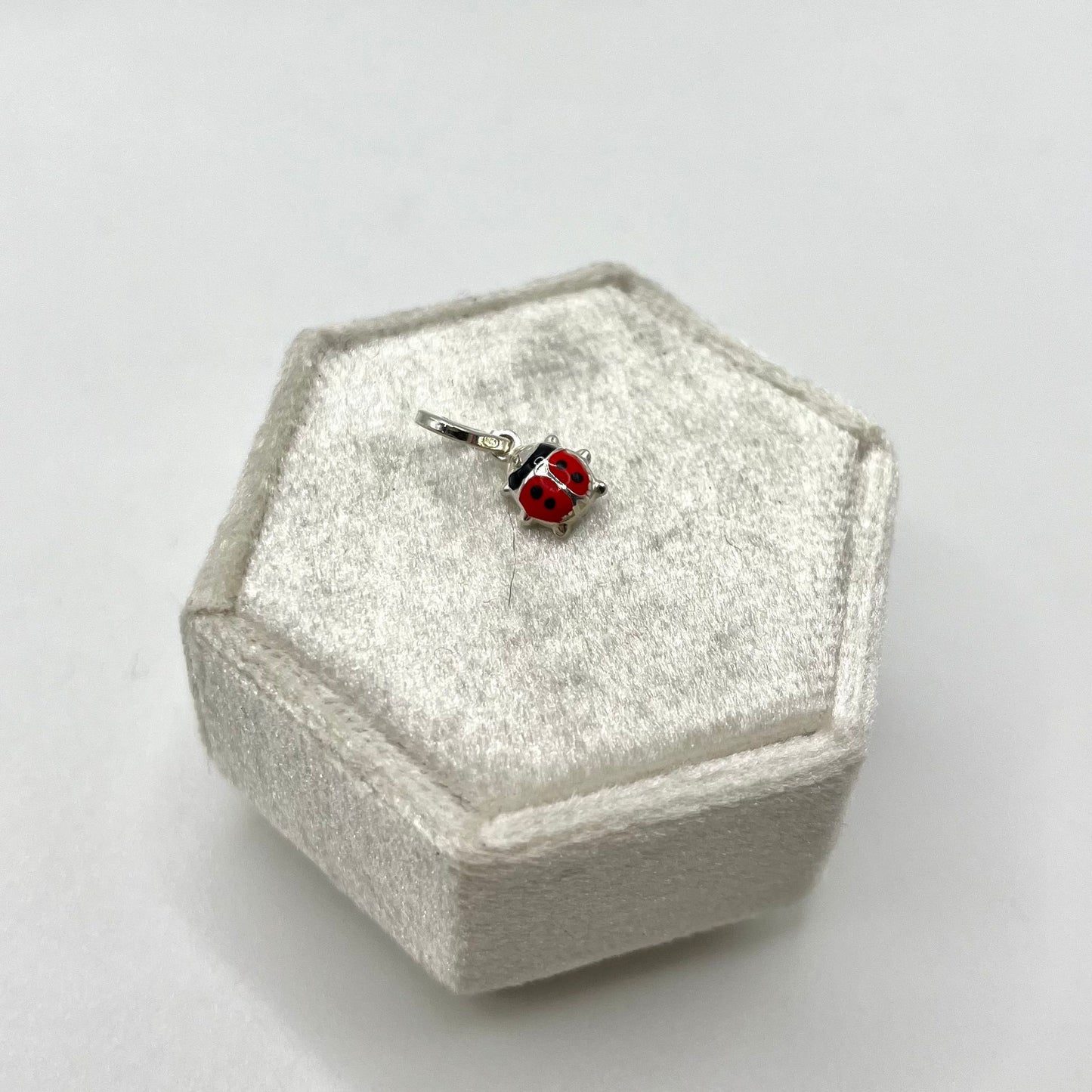 CN COCCINELLA SMALTO ROSS0 8X8 MM