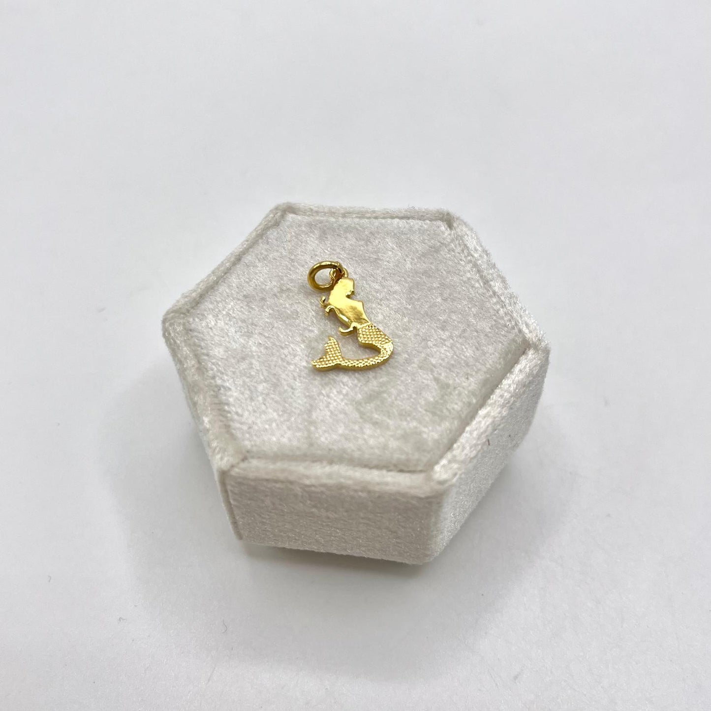 CN SIRENA META’ LISCIA