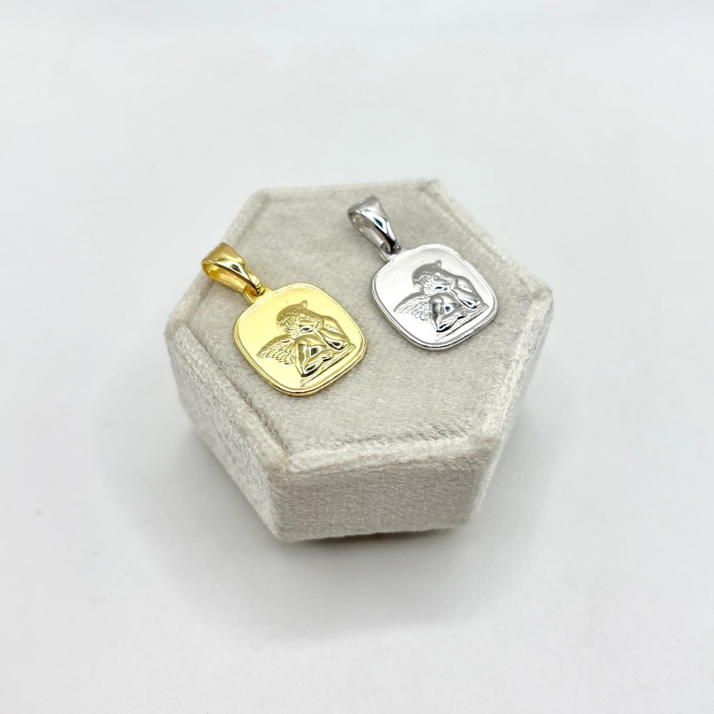 CN TARGA 1,4 CM CON ANGELO IN RILIEVO