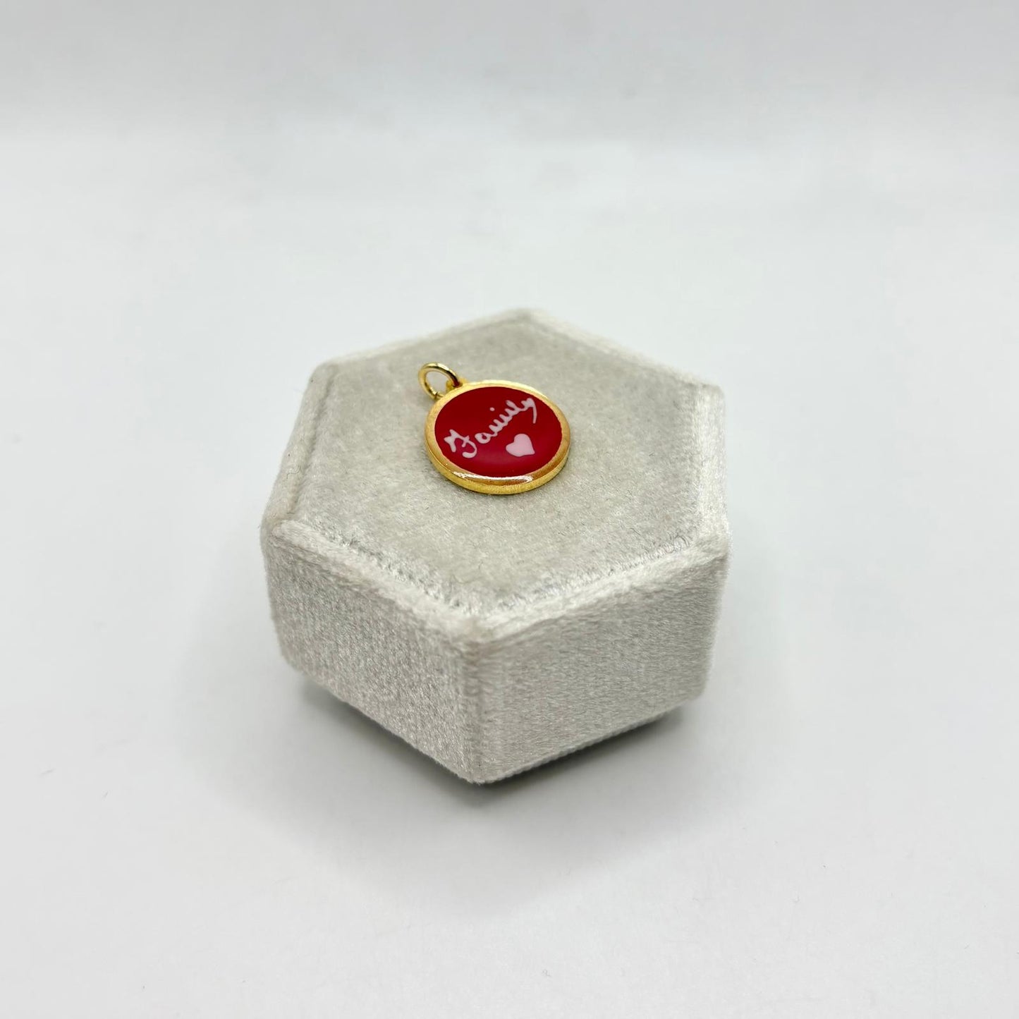 CN TONDO SCRITTA "FAMILY" SMALTO ROSSO