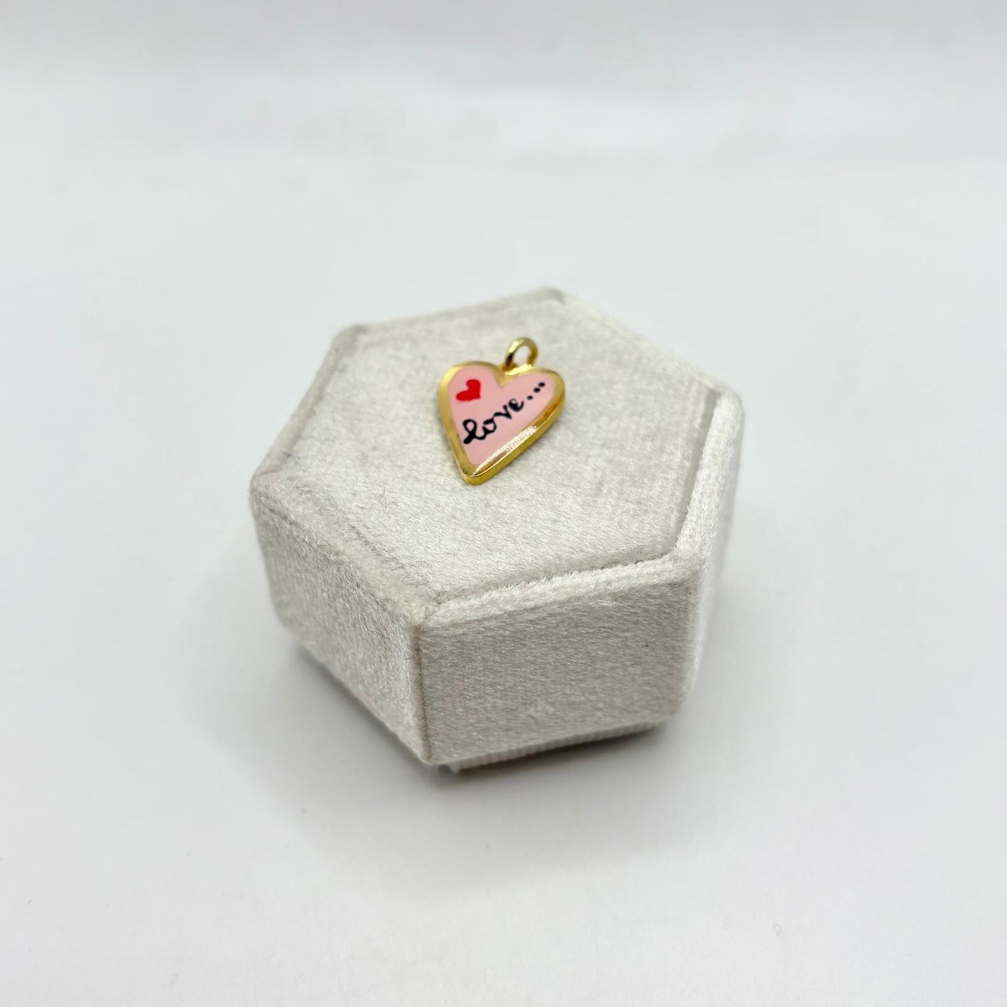 CN CUORE SCRITTA "LOVE" SMALTO ROSA