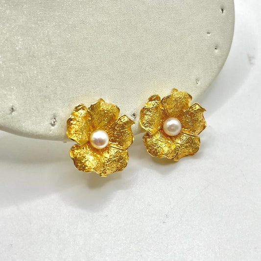 OR CLIP CON PERNO FIORE LAVORATO PERLA CENTRALE