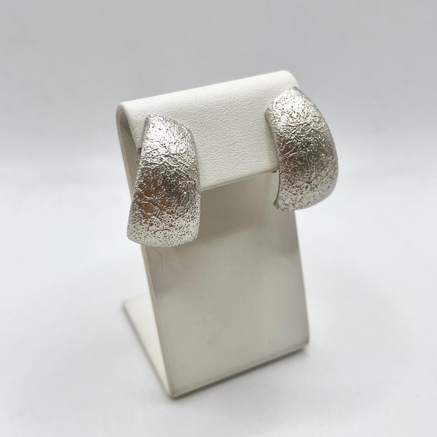 OR CLIP CON PERNO FORMA SATINATA