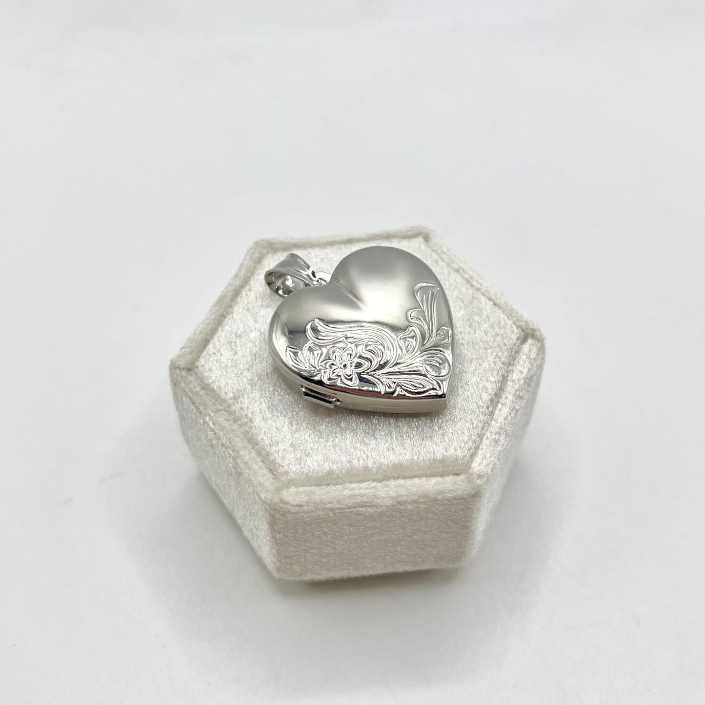 PORTAFOTO A CUORE CON DECORAZIONE FLOREALE 2,5 X 2,5 CM